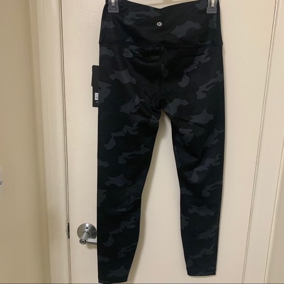 90 Degree By Reflex Black Camo Leggings - Picture 5 of 8